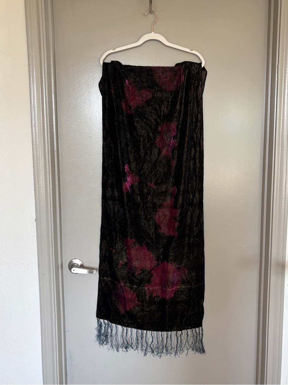 Black & Magenta Metallic Floral Fringe Scarf